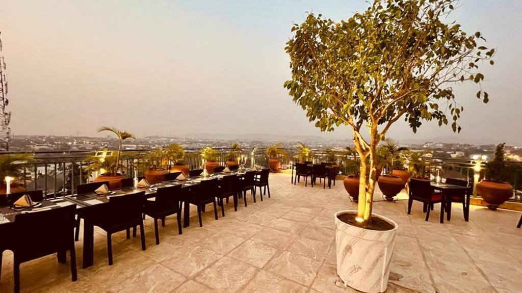 Phoenicia Suites Wupa Buitenkant foto