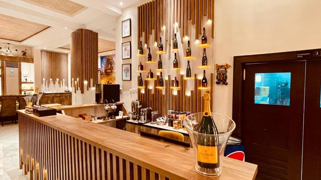 Phoenicia Suites Wupa Buitenkant foto