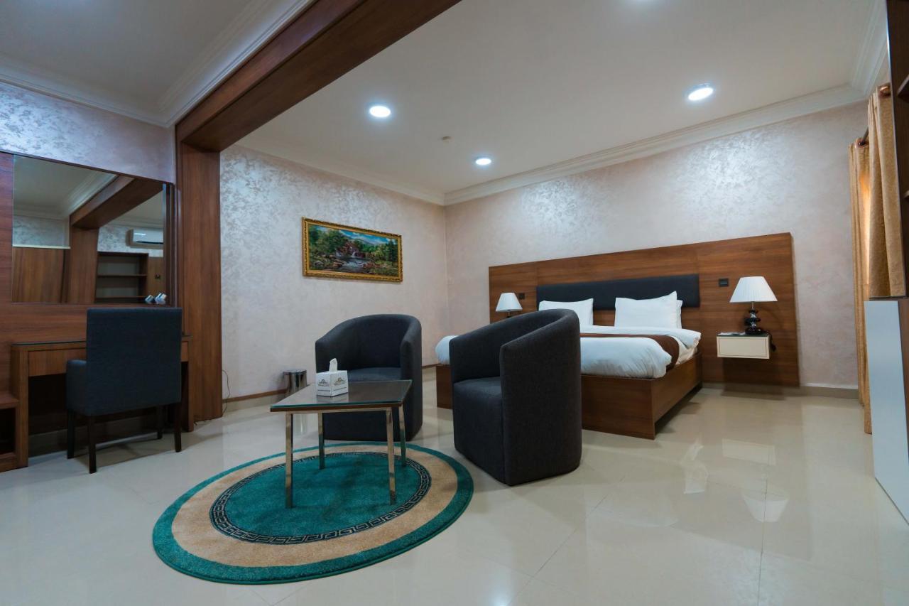 Phoenicia Suites Wupa Buitenkant foto