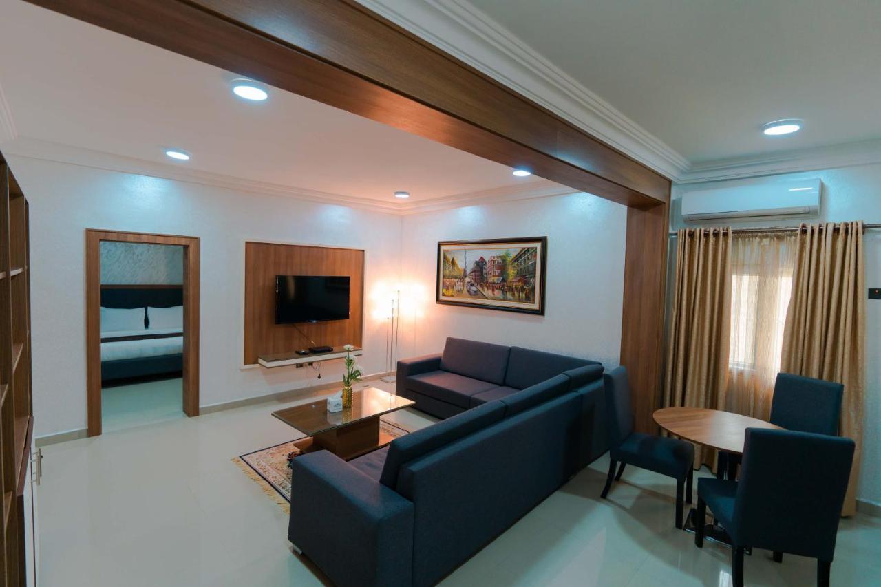 Phoenicia Suites Wupa Buitenkant foto