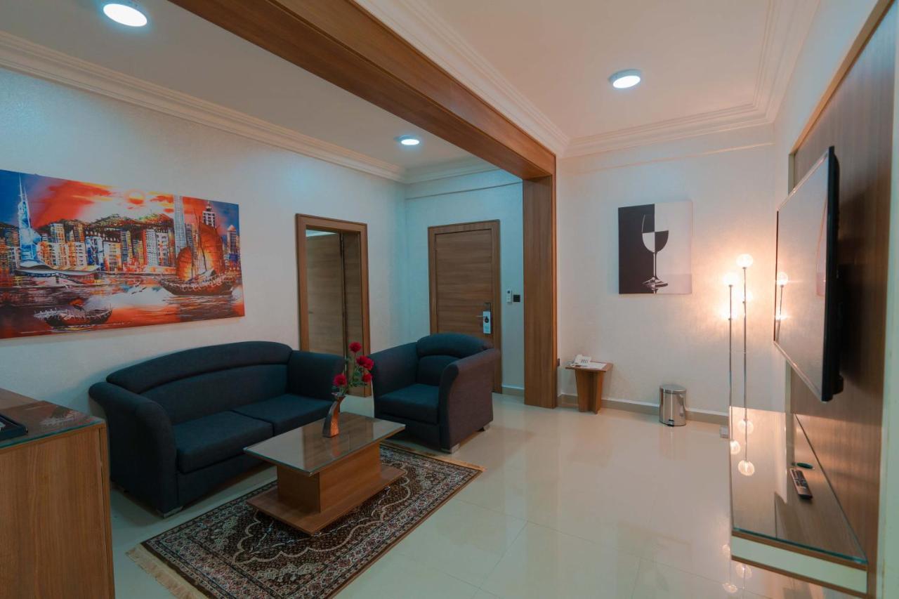 Phoenicia Suites Wupa Buitenkant foto